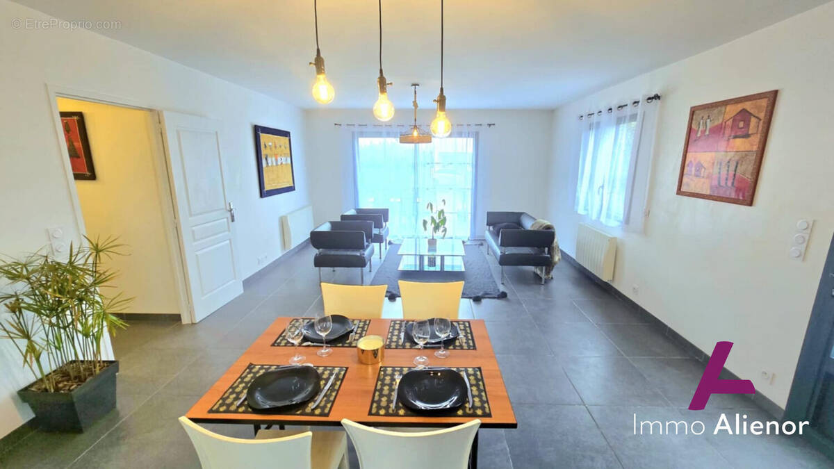 Maison à PARENTIS-EN-BORN