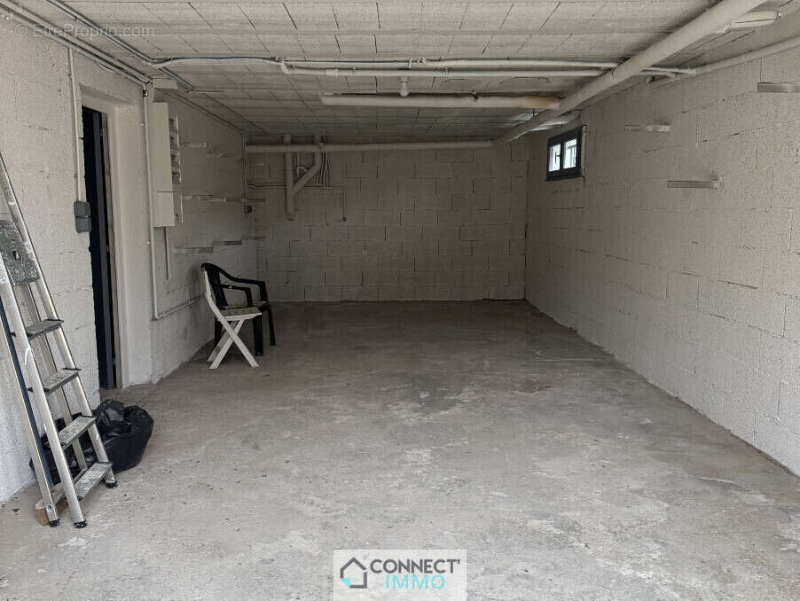 Maison à CHATEAUNEUF-DU-FAOU