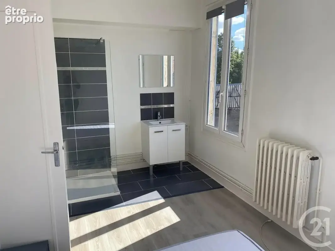 Bien immobilier à vendre à Bernay (27300) - photo 8