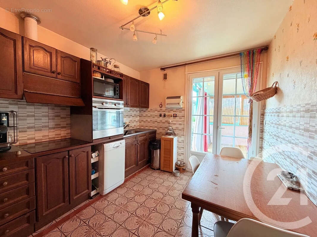 Maison 107 m² à Jussac  - photo 13