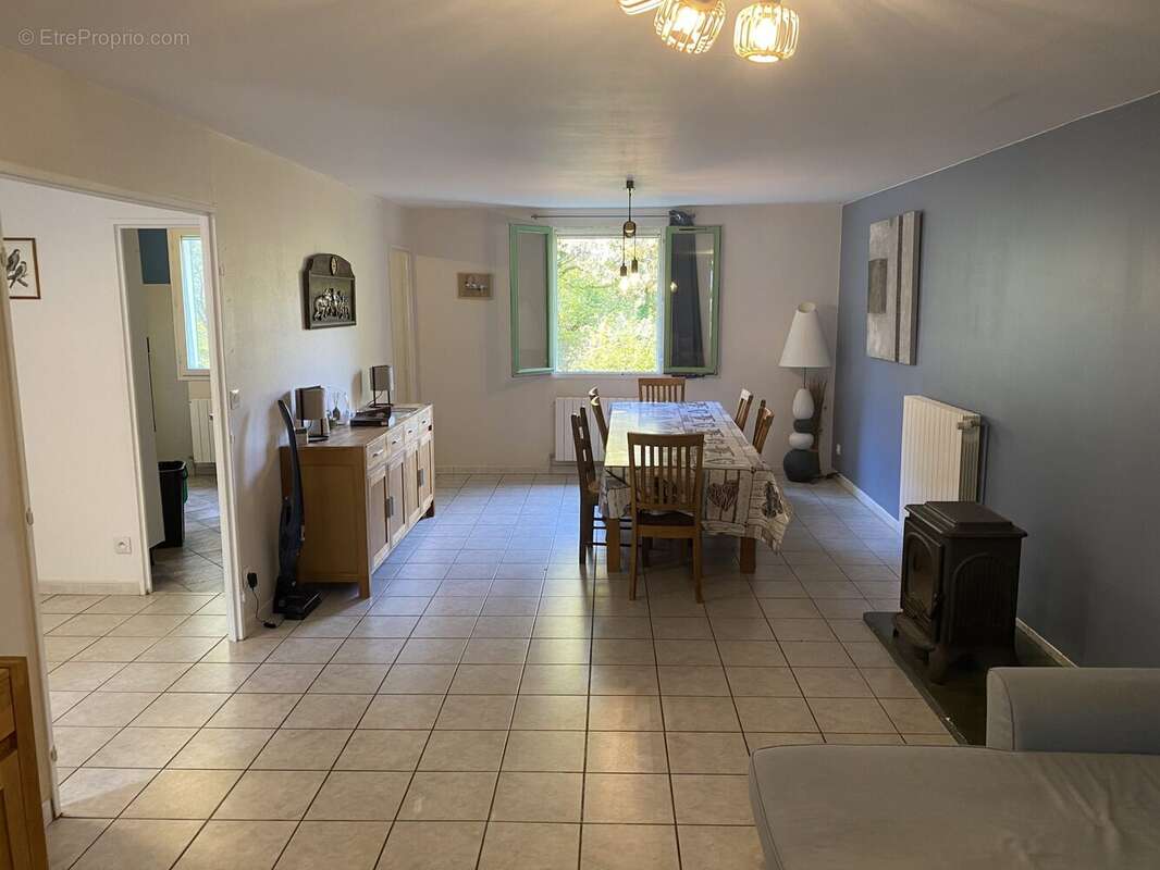 Maison à PEYRAT-LE-CHATEAU