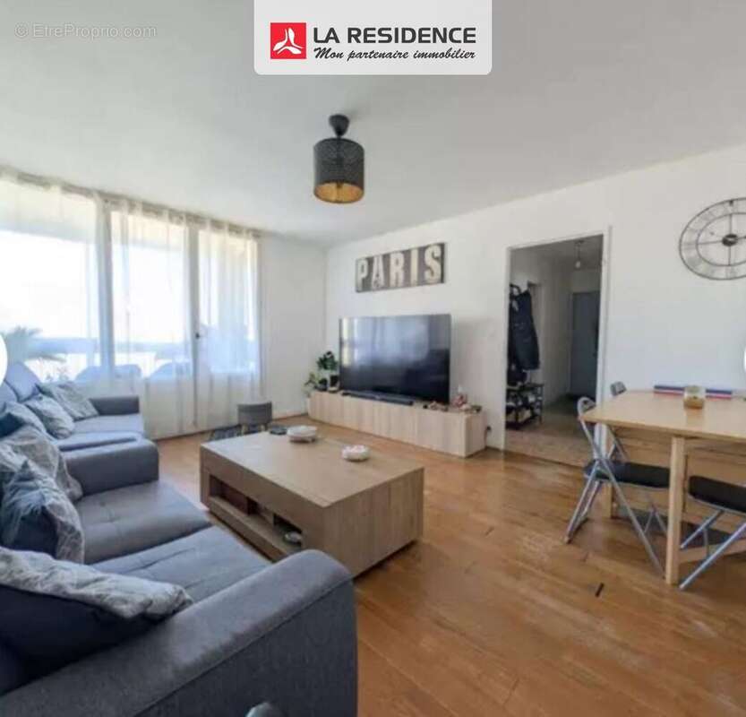 Appartement à SARTROUVILLE