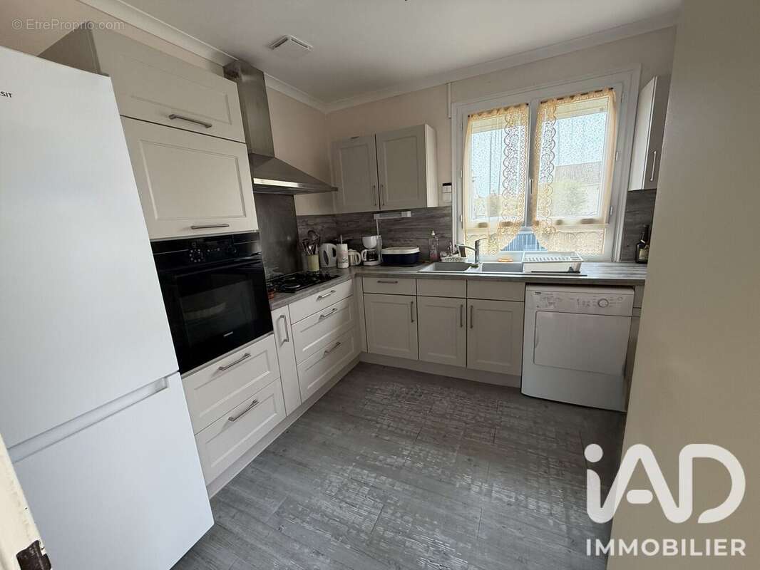 Maison 82 m² à Venables  - photo 2