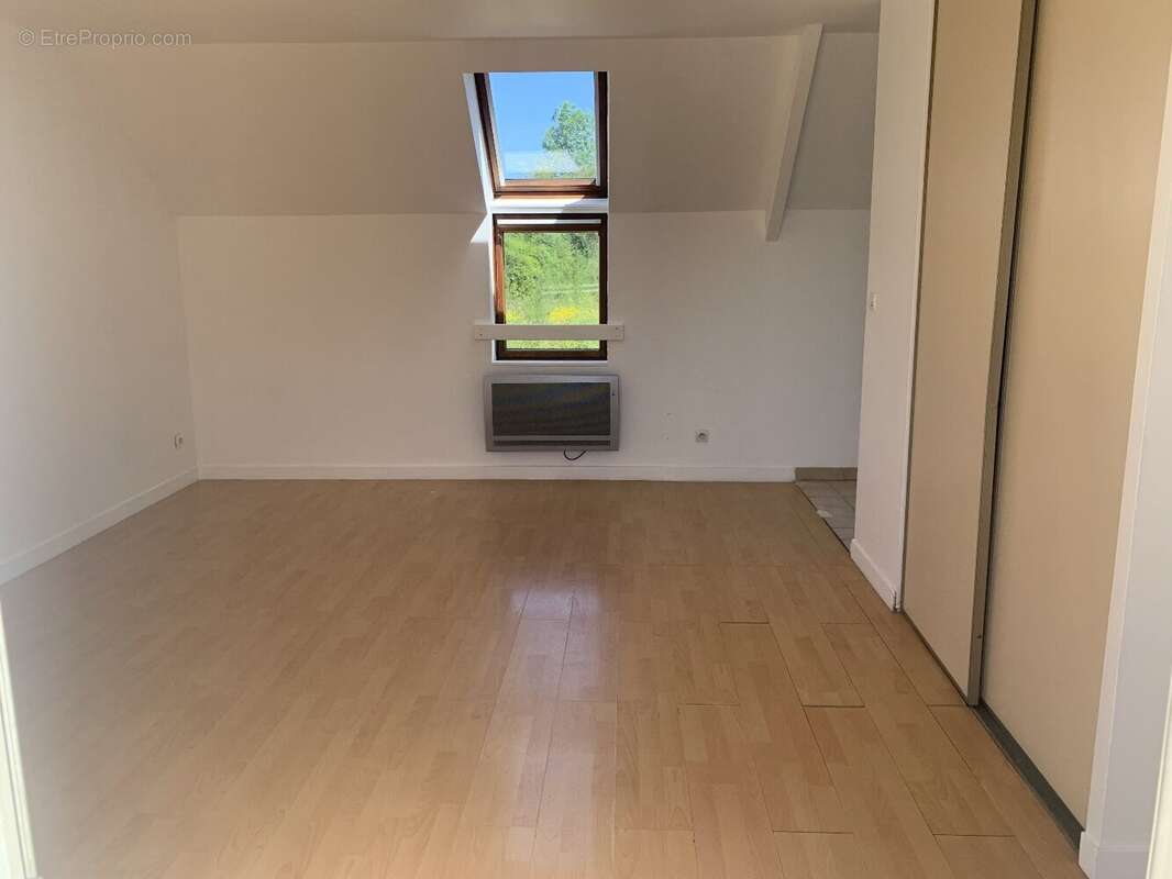 Appartement à OLLAINVILLE