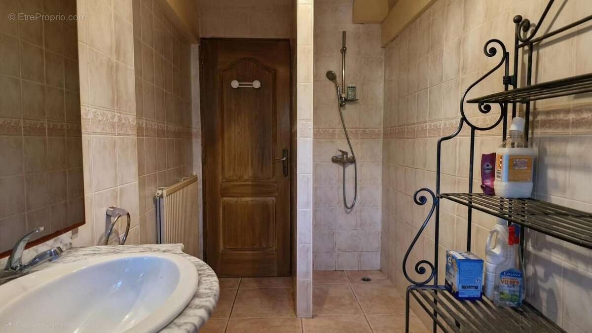 Maison 180 m² à Berlats  - photo 8
