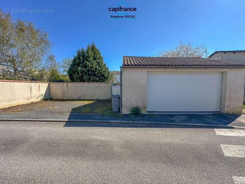 Maison à vendre 6 pièces  de 165m2 habitables sur terrain de 770m2 avec piscine et garage - photo 17