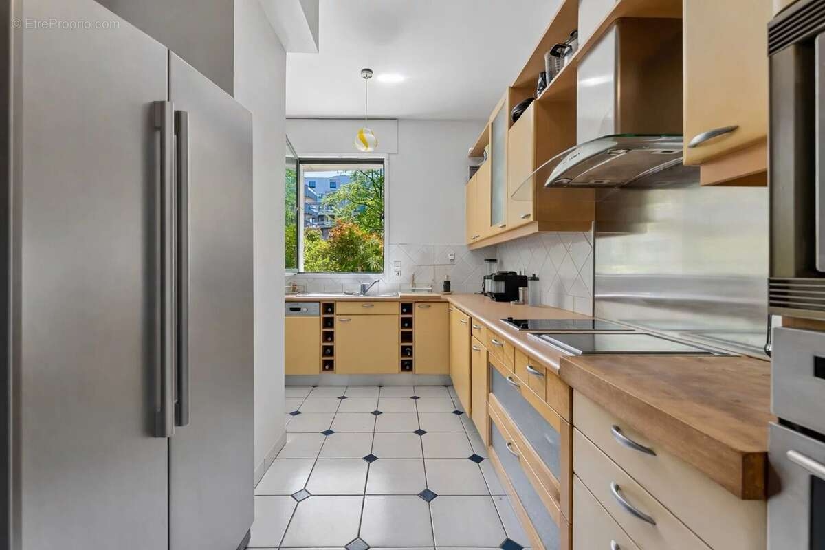 Appartement à LEVALLOIS-PERRET