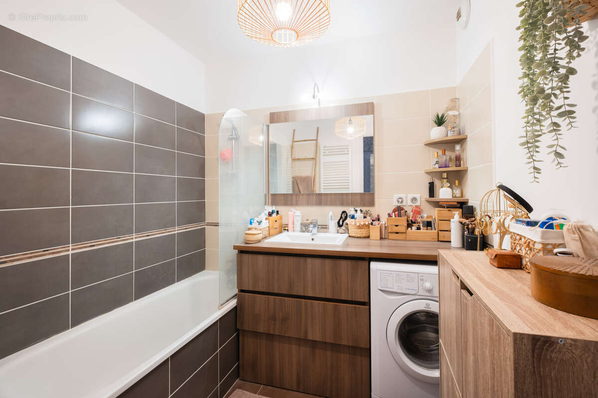 Appartement à JUVIGNAC