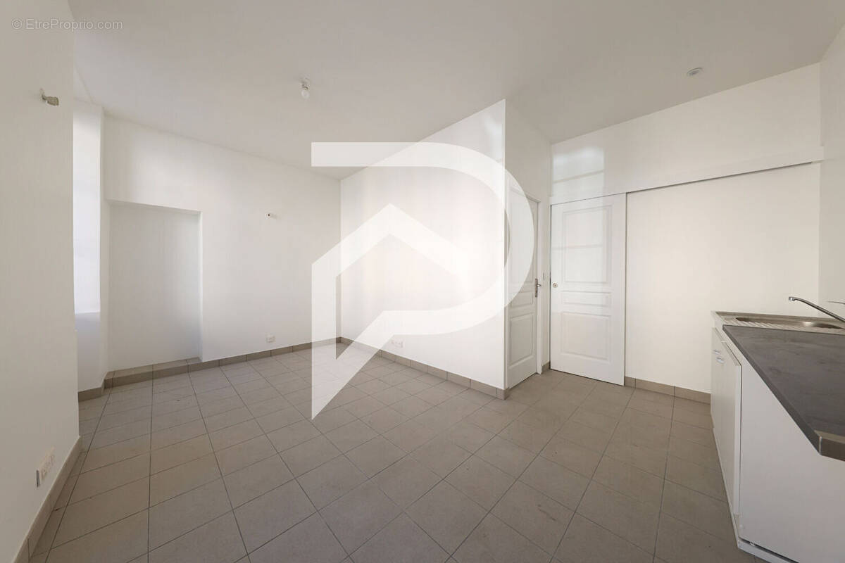 Appartement à CORBEIL-ESSONNES