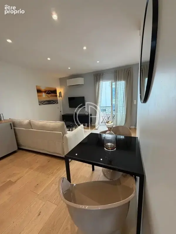 Superbe 2 pièces avec vue mer en plein centre Cannes - photo 9