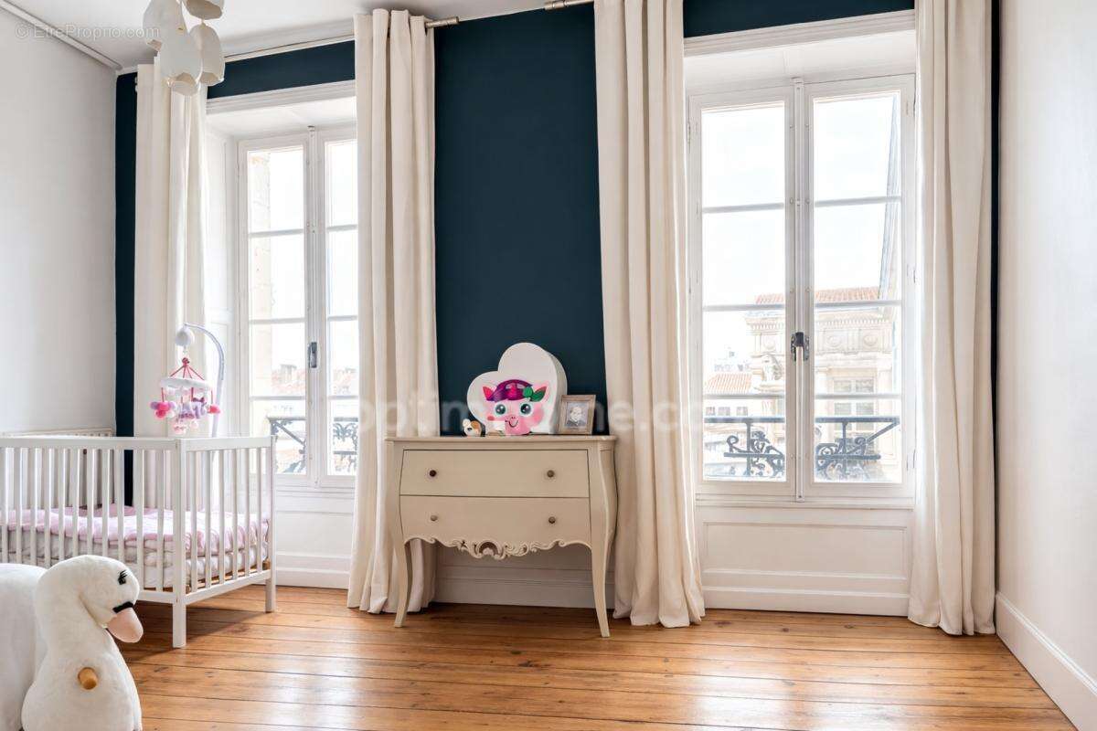16000 Angoulême - Appartement de standing –  Grand espace de 150 m² – Plateau d’Angoulême – 3 chambres – 2 suites parentales – 3 - photo 10