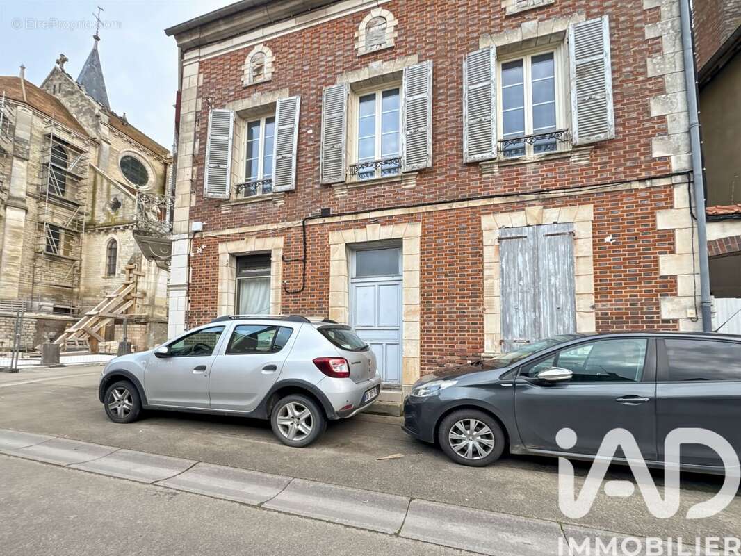 Appartement 158 m² à Chassy  - photo 2