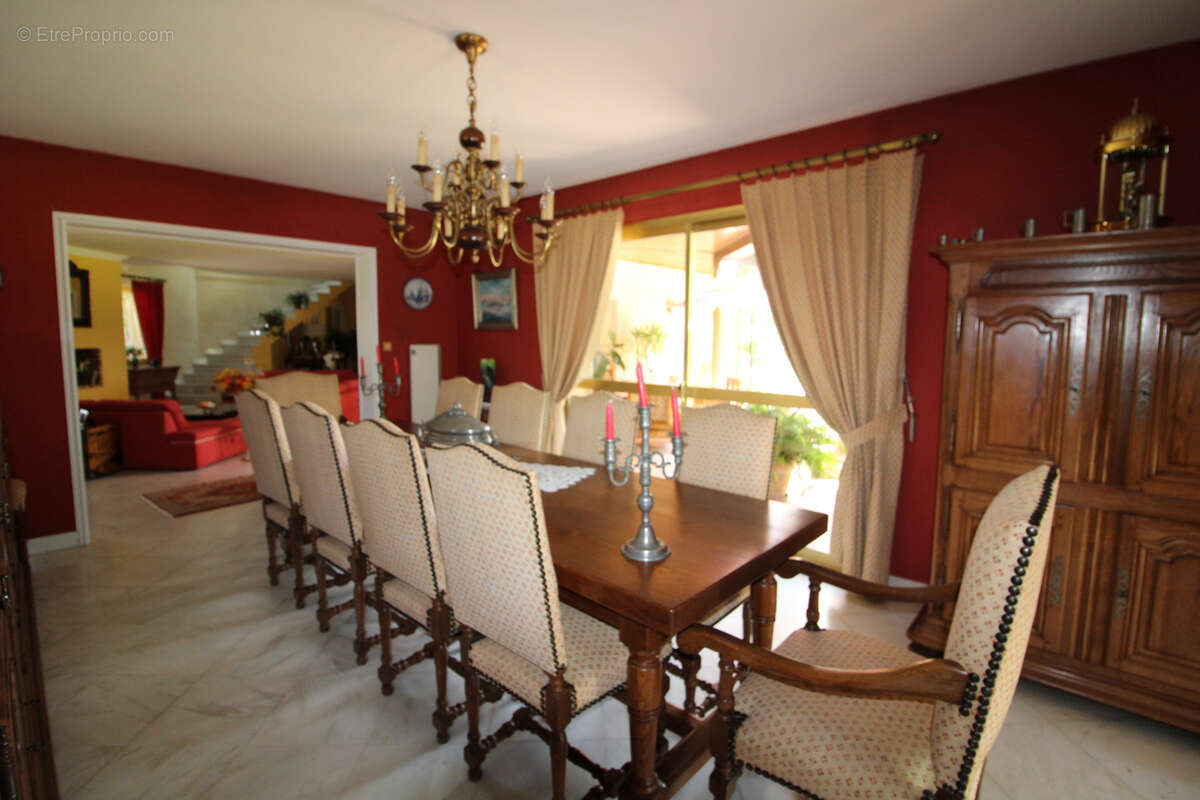 Maison à RIBAUTE-LES-TAVERNES