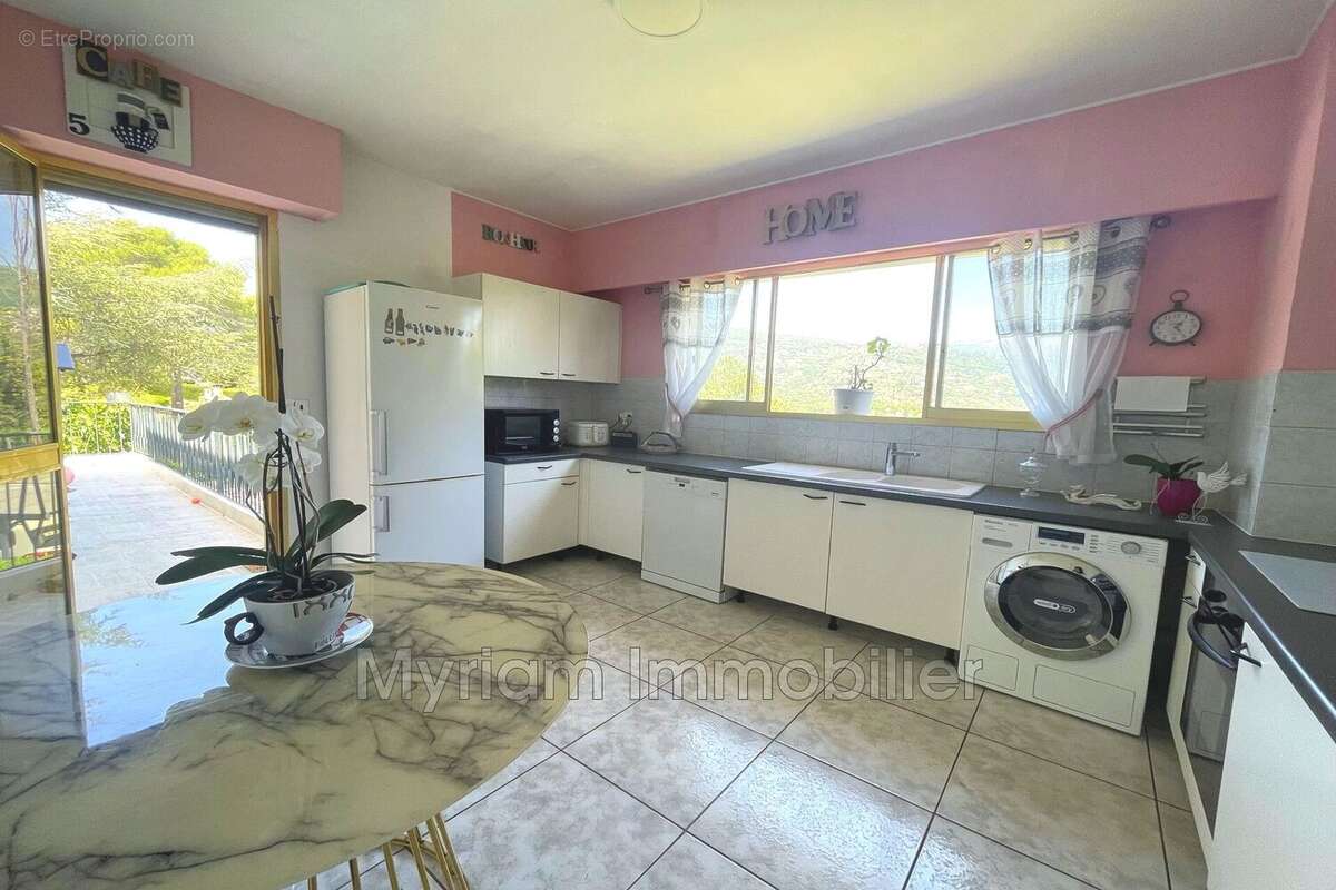 Maison à PEYMEINADE
