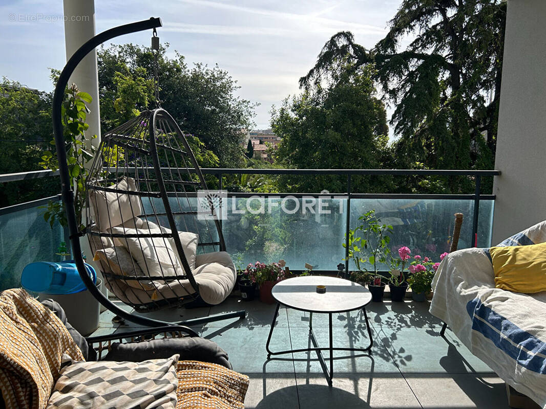 Appartement à SAINT-LAURENT-DU-VAR