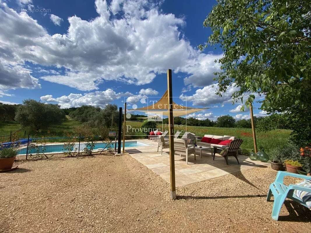 Maison à SAINT-LAURENT-DU-VERDON