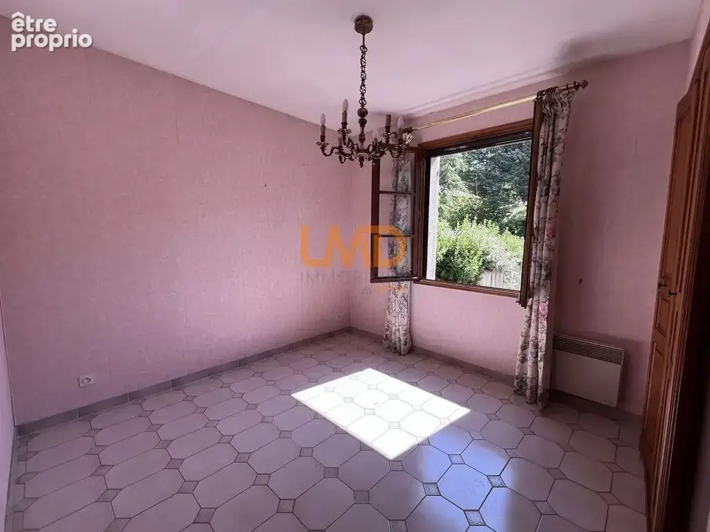 Spacieuse maison familiale de 6 pièces avec piscine et terrain a - photo 26