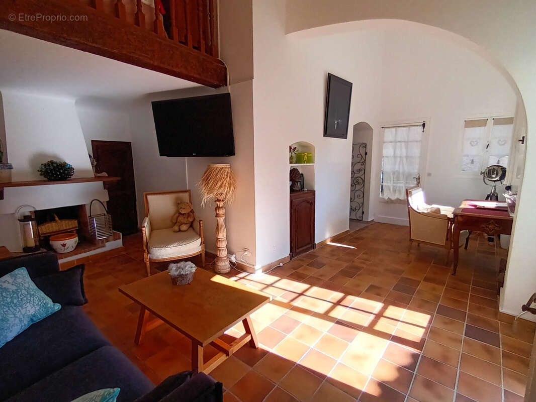 Maison à BORMES-LES-MIMOSAS