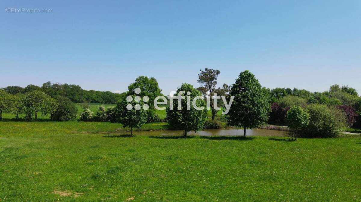 Maison à VAL-D&#039;IZE