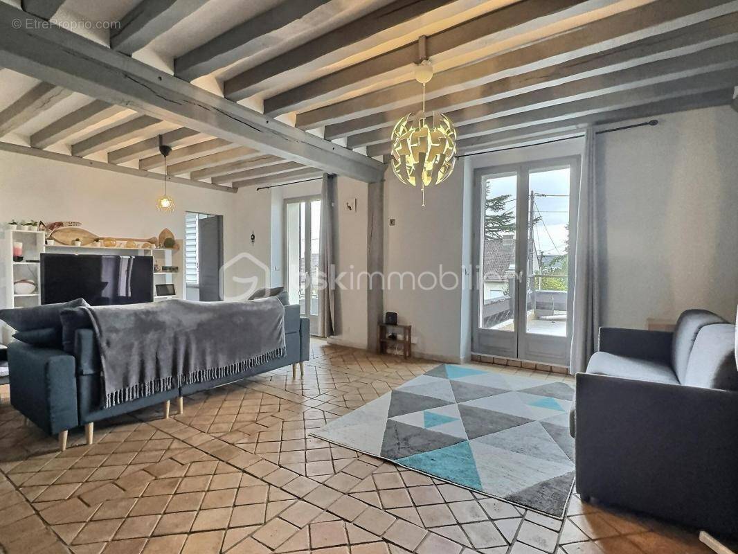 Appartement à JUZIERS