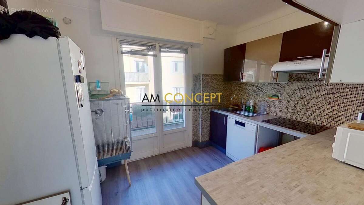 Appartement à CONTES