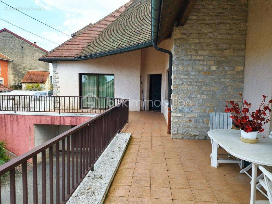 Maison à CLAIRVAUX-LES-LACS