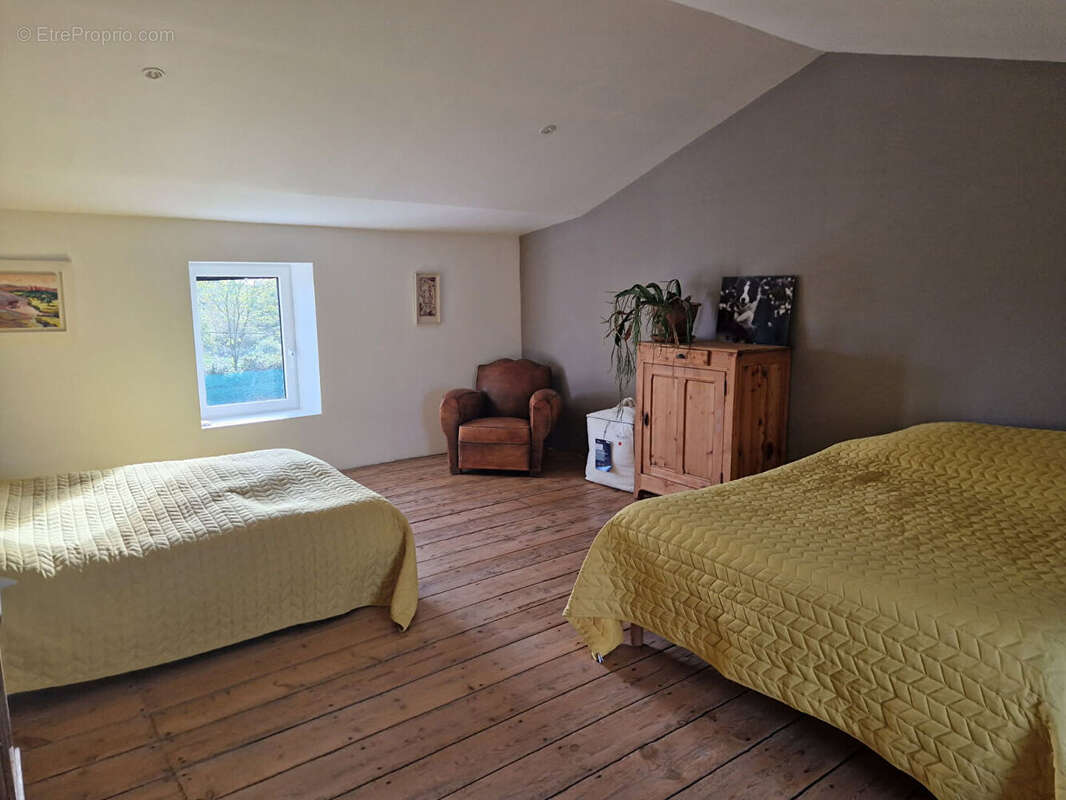 Maison à SAINT-ETIENNE-DE-MER-MORTE