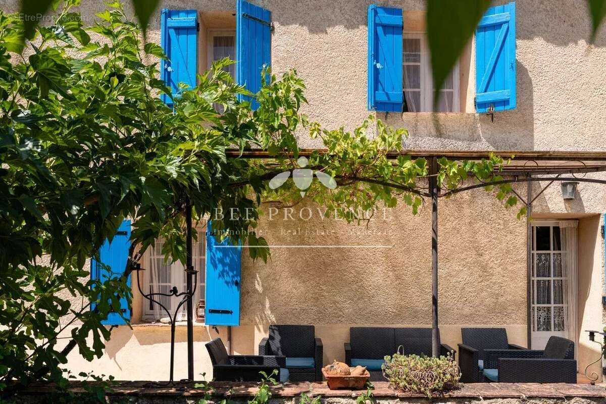 Authentique bastide provençale avec gîtes, piscine et grand terrain - photo 2