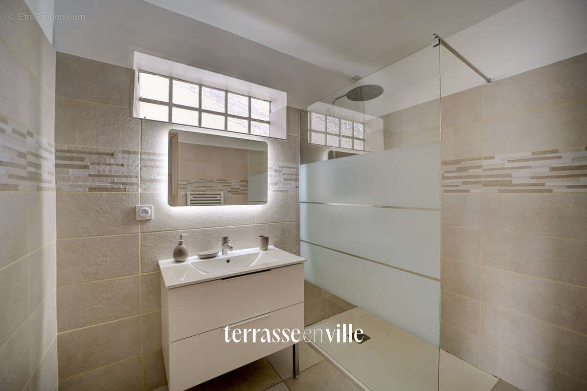 St cyr-sur-mer - promenade rose - appartement 80m2 vue mer panoramique - terrasse - garage - photo 10