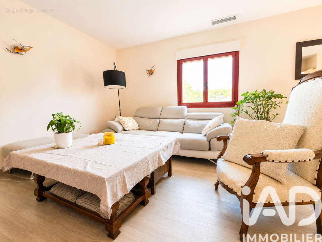 Maison 113 m² à Lias  - photo 9