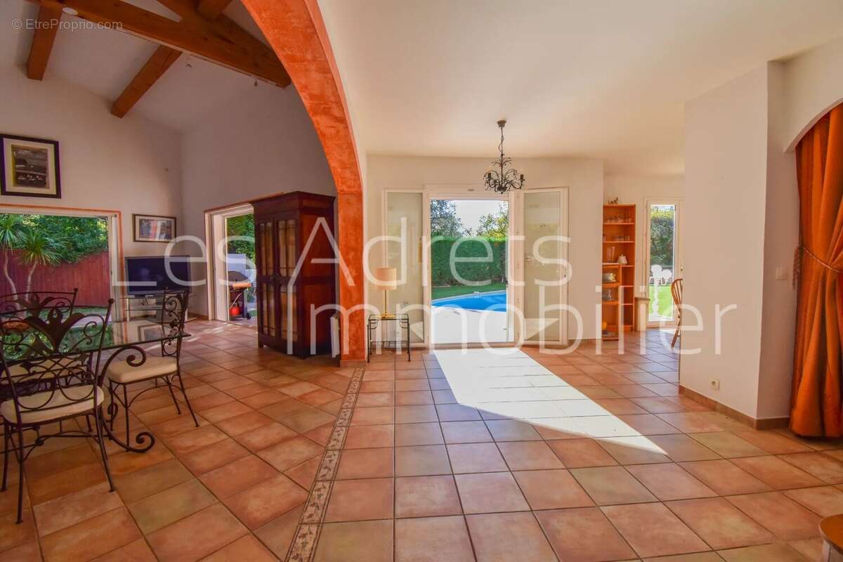 Maison à LES ADRETS-DE-L&#039;ESTEREL