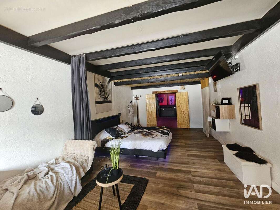 Photo 2 - Commerce à SAINT-CREPIN