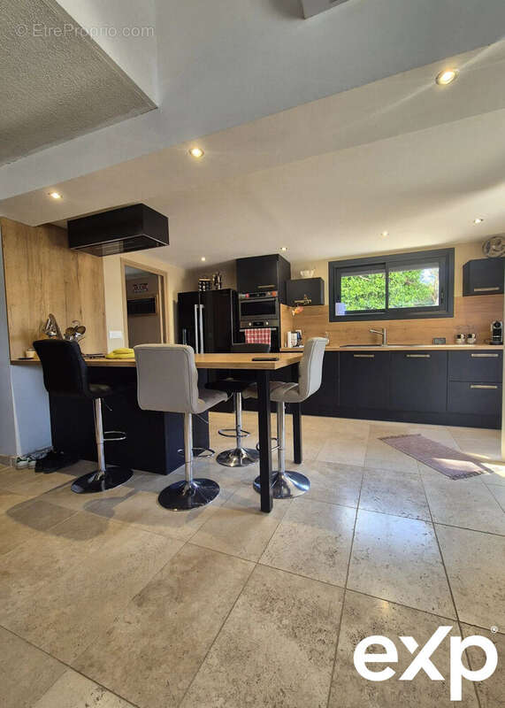 Maison à ROQUEVAIRE