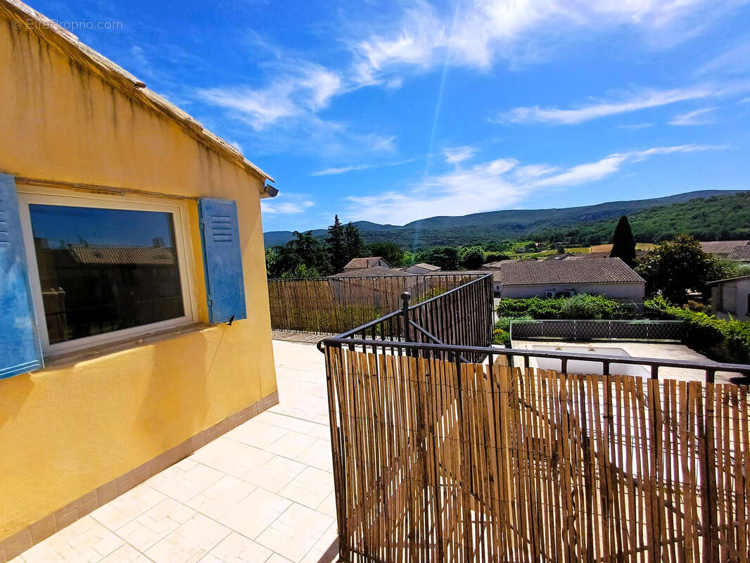 Appartement T5 duplex, vue et terrasse (Mimosa), parking dans résidence avec piscine, parc et terrain de pétan - photo 2