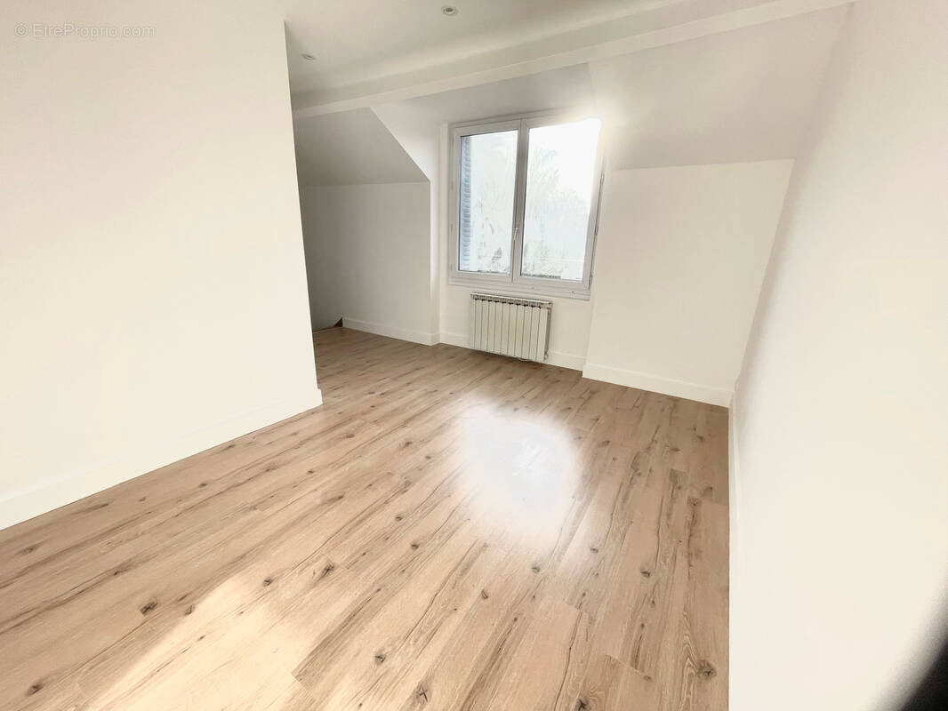 Appartement à MOISSY-CRAMAYEL