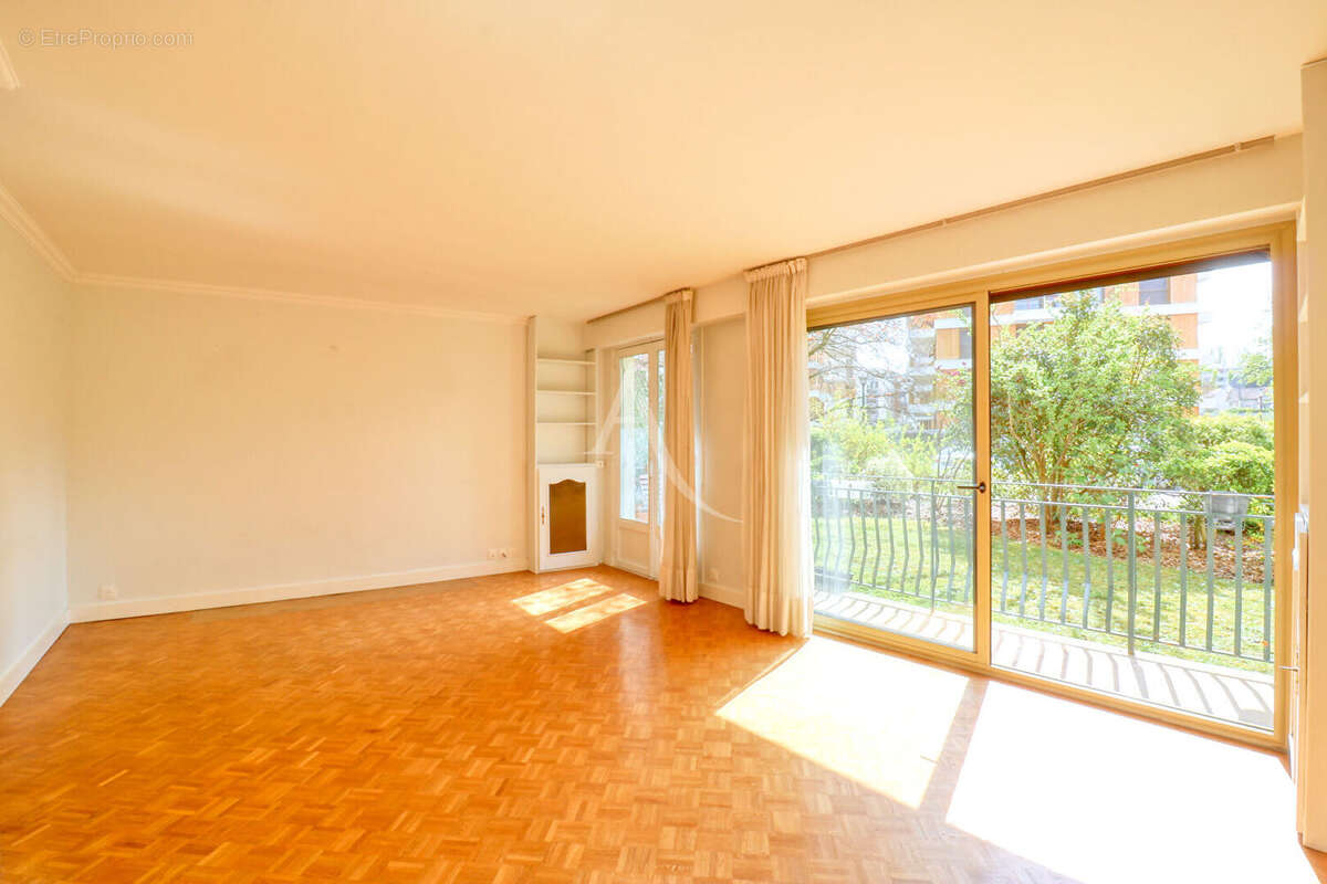 Appartement à LE PLESSIS-ROBINSON