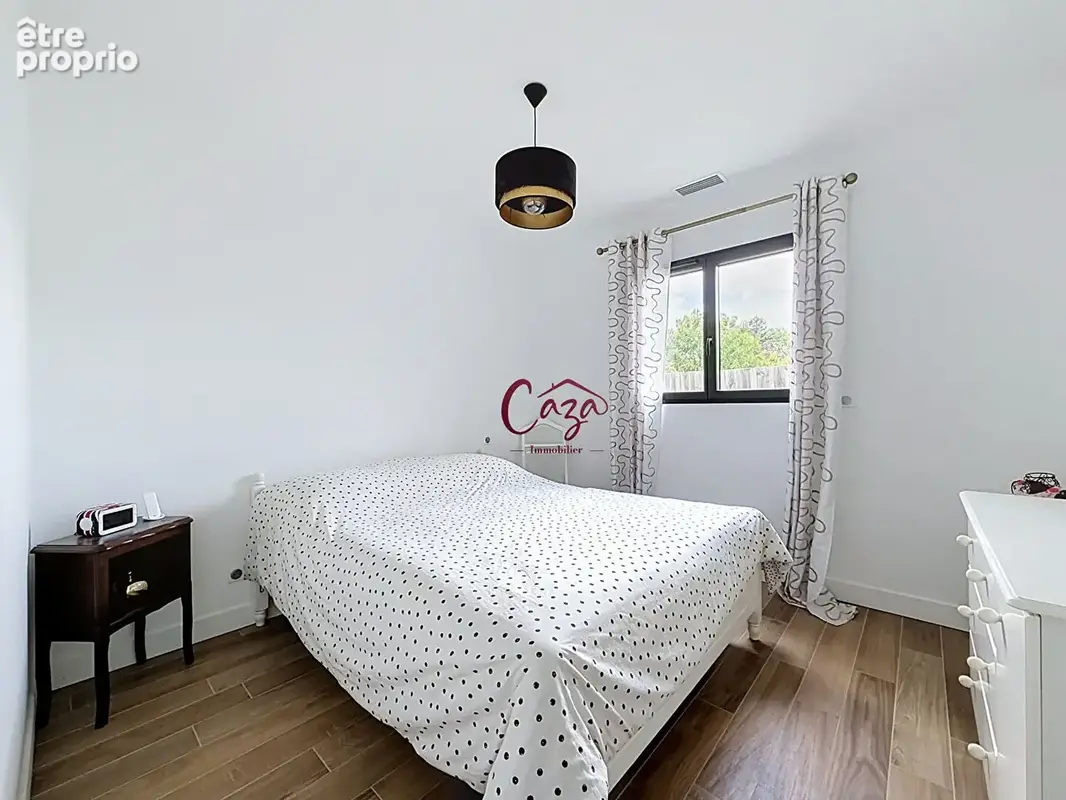 Villa comtemporaine de plain pied 183 m2 garage , piscine , 4 chambres - photo 13