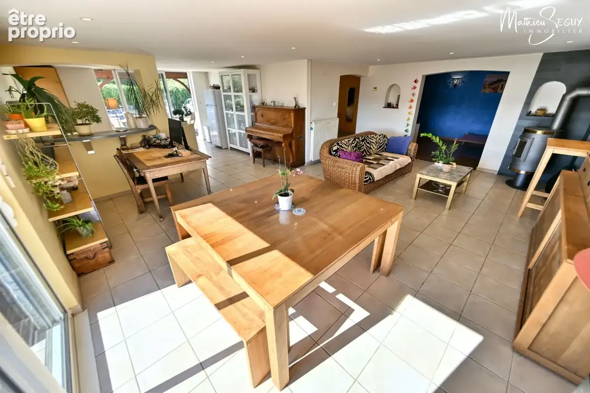 THURINS - Grande maison de hameau avec vue - photo 2