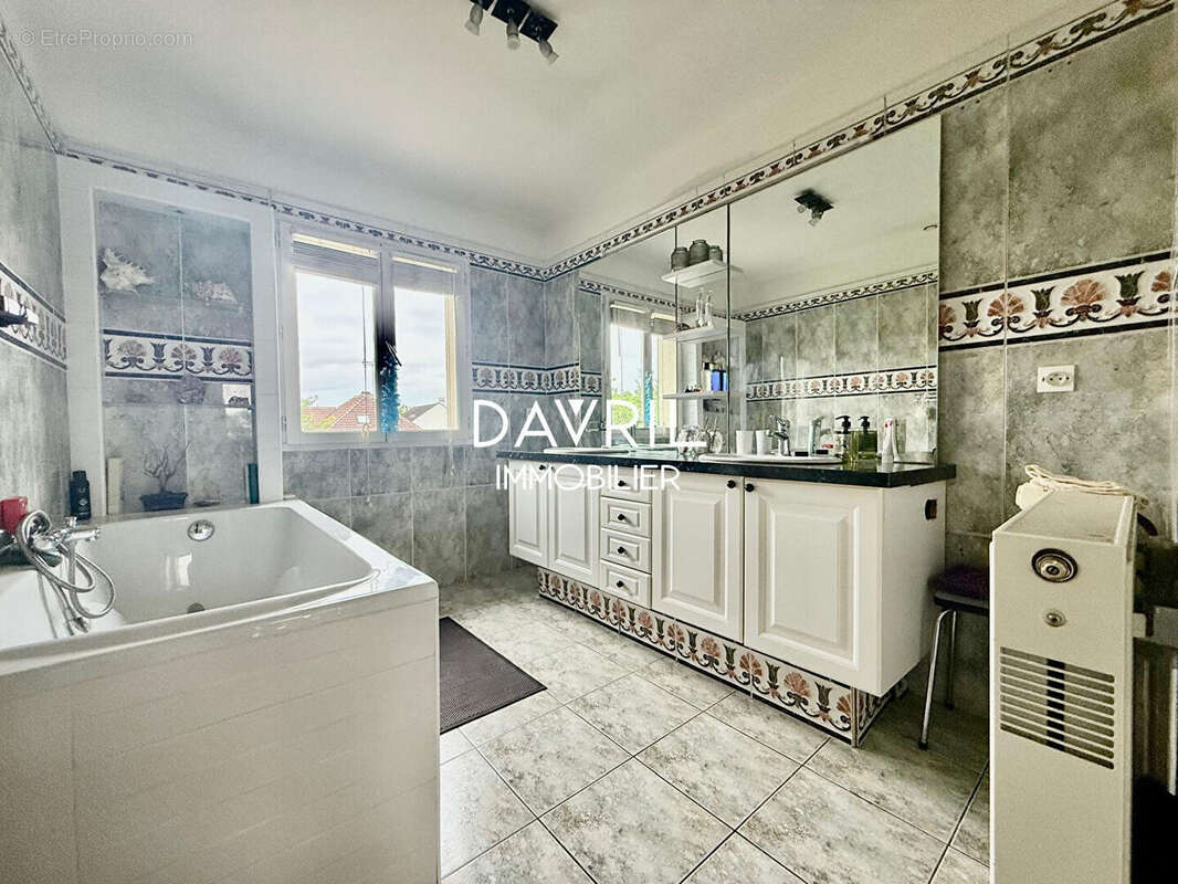 Maison à CONFLANS-SAINTE-HONORINE