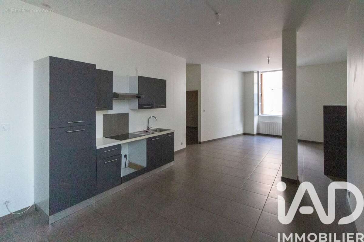 Photo 3 - Appartement à SAINT-LEONARD-DE-NOBLAT