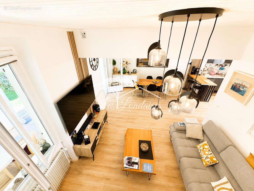 Maison à LA LONDE-LES-MAURES