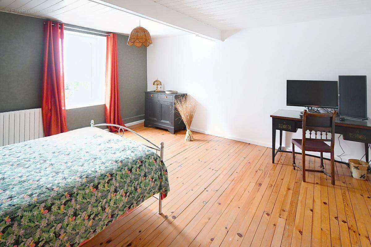 Belle maison de caractère à Lexy, 208m2 + véranda 55m2 + grenier aménageable de 75m2 , terrain plus de 6 ares, garage - photo 34