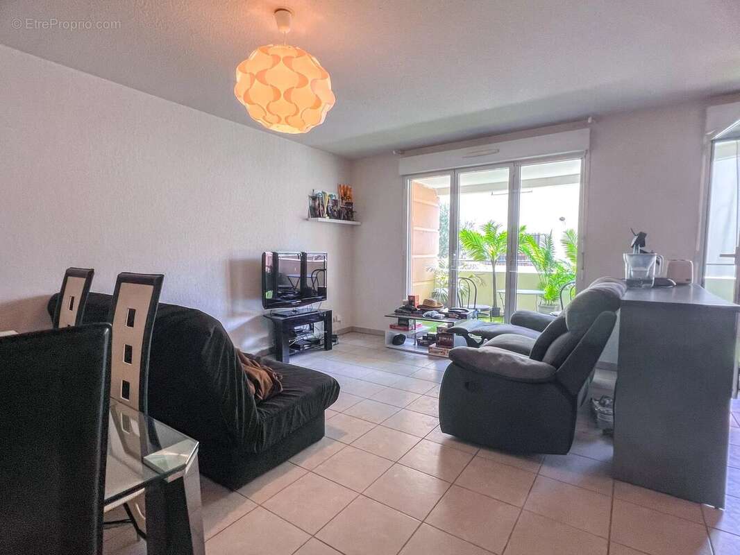 Appartement à VALLAURIS