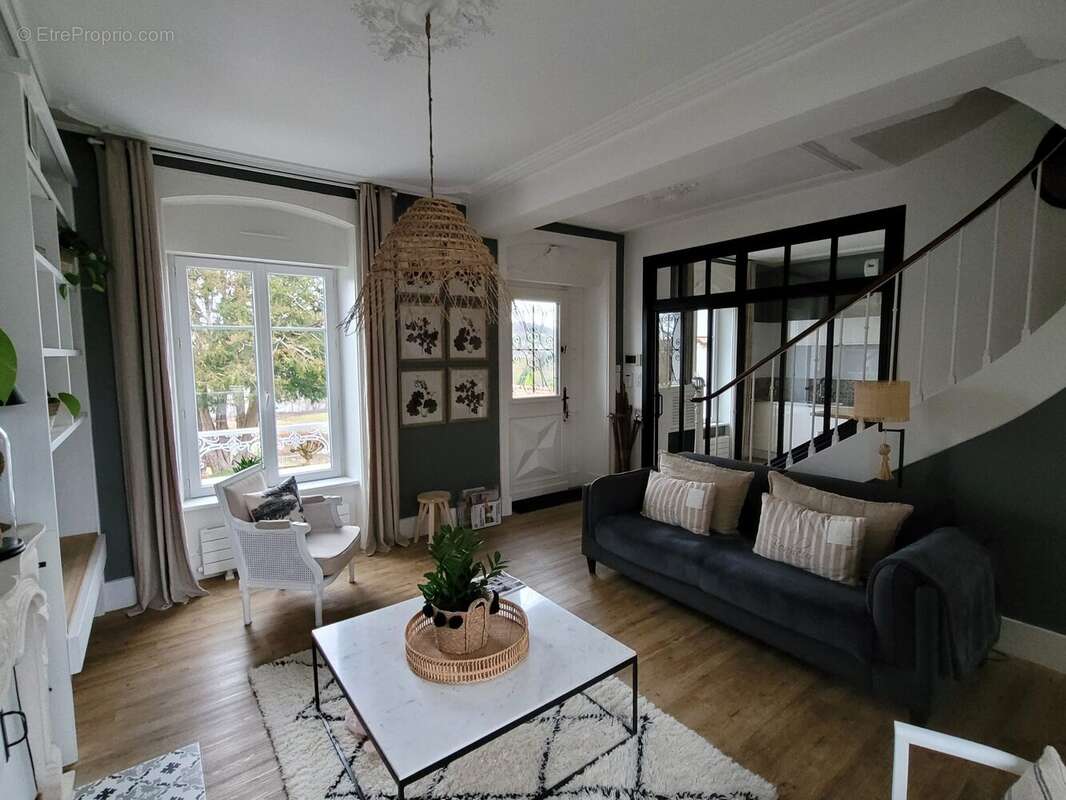 Maison à SAINT-VICTURNIEN