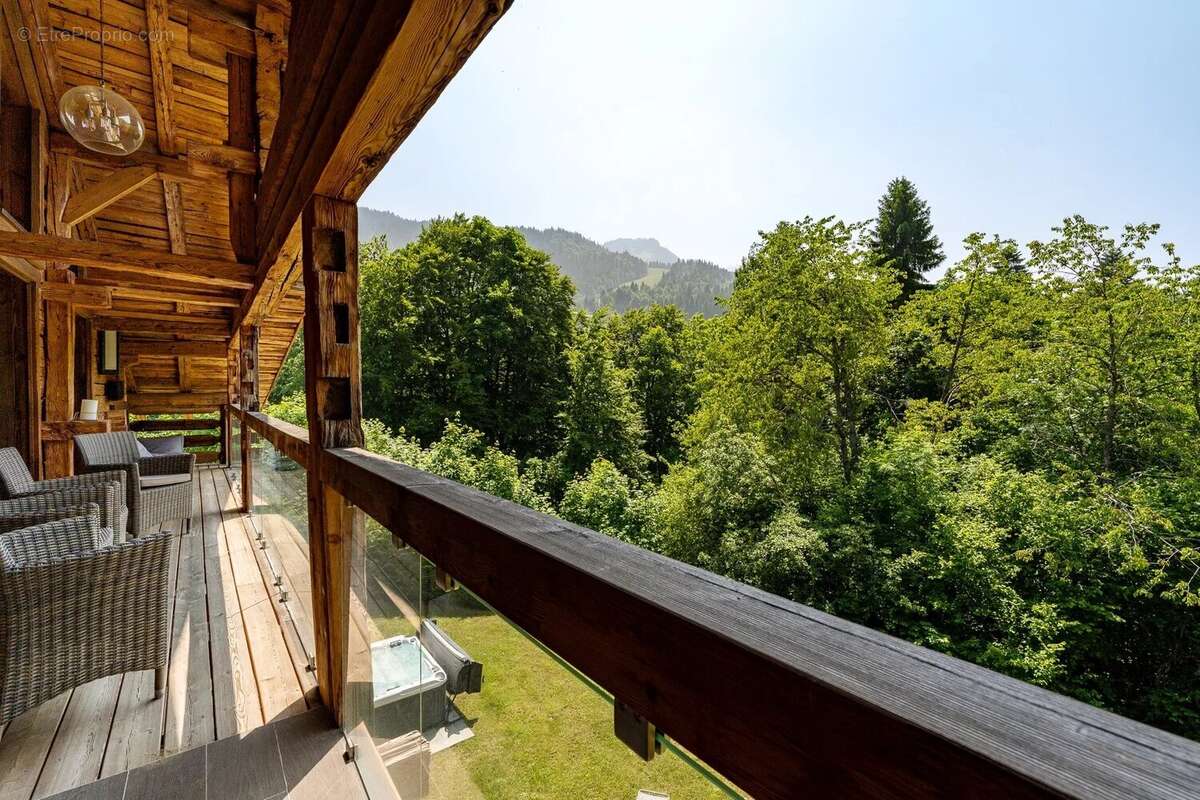 Maison à ARACHES-LA-FRASSE