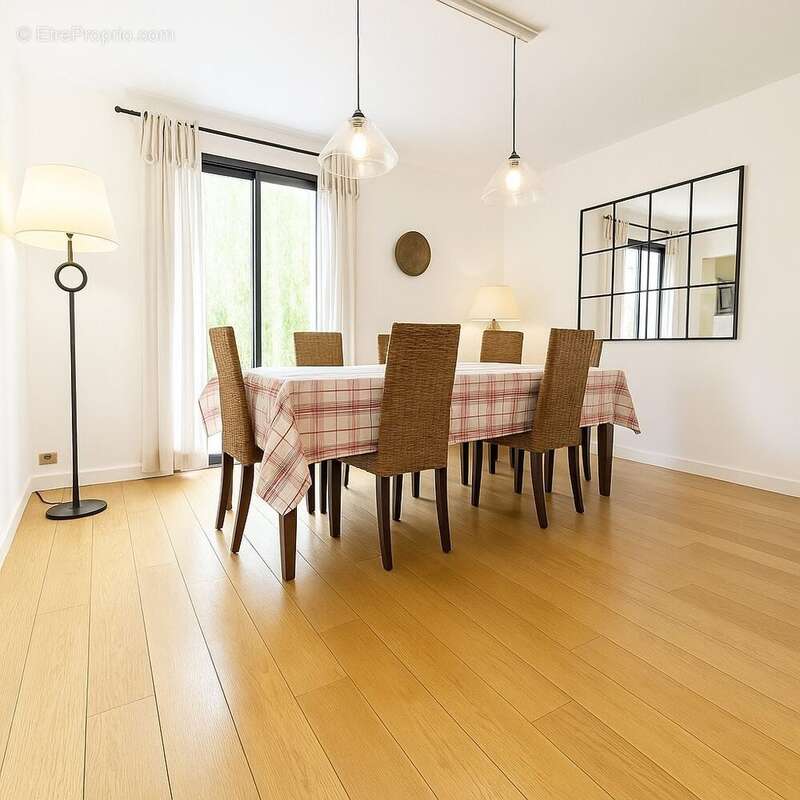 PALLIER - Maison à VOISINS-LE-BRETONNEUX