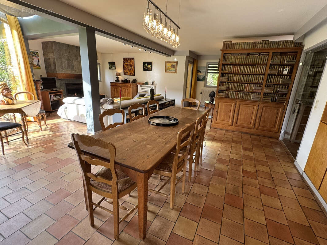 Maison à EQUEMAUVILLE