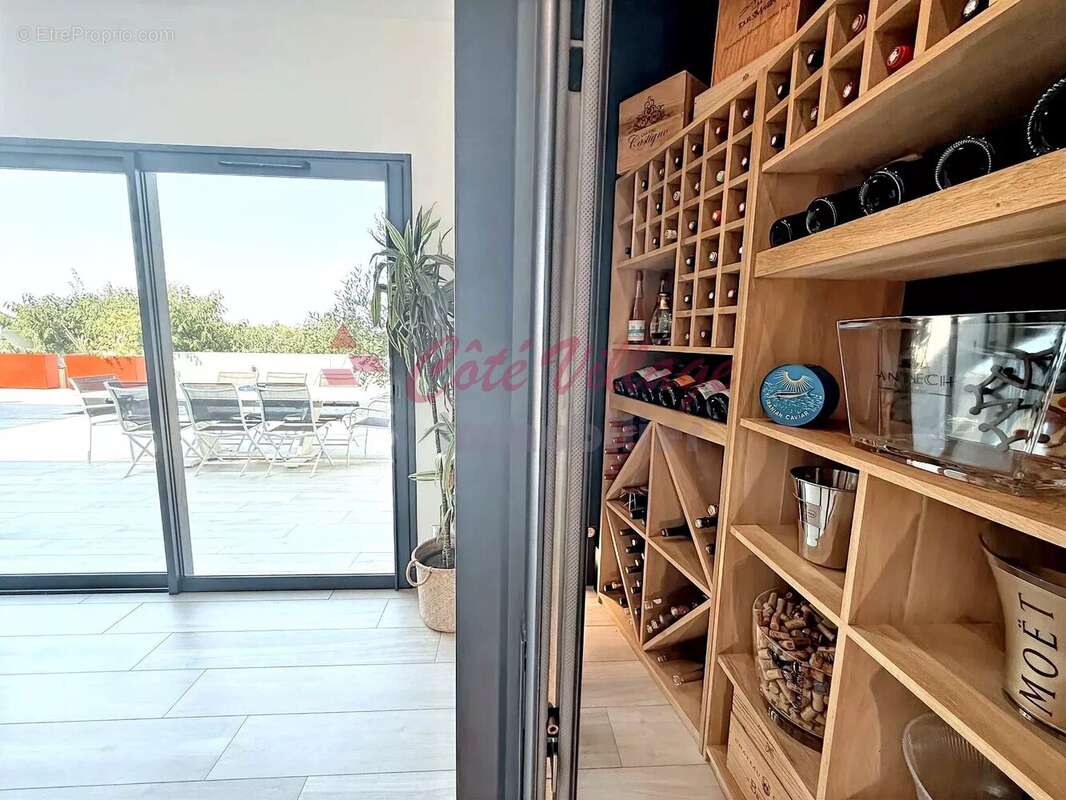 Superbe maison de plain-pied avec vue dégagée , piscine et garage - photo 4
