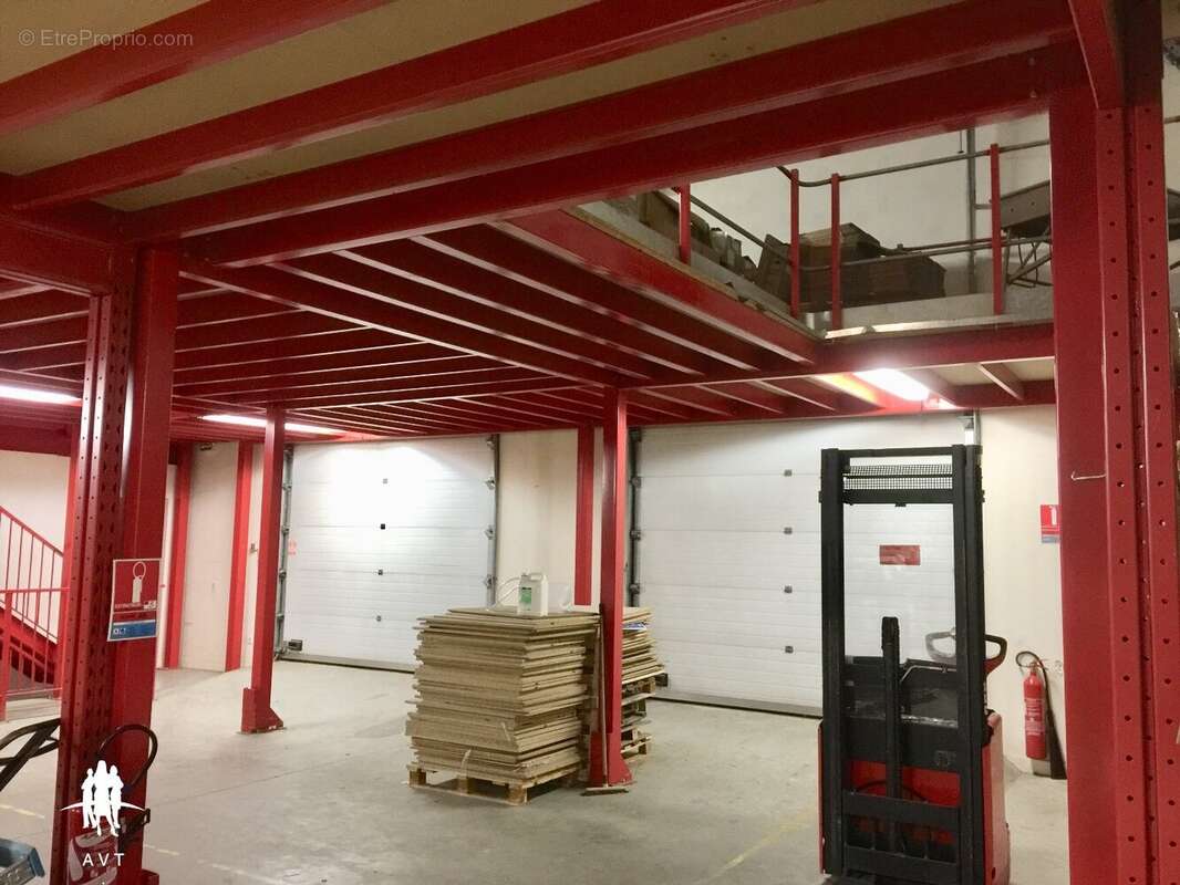 Commerce 1430 m² à Mantes-La-Jolie  - photo 109