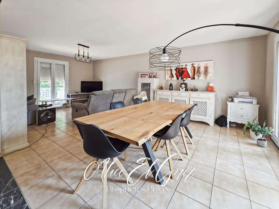 PROCHE CARCASSONNE - Maison T6 jardin garage piscine - photo 6